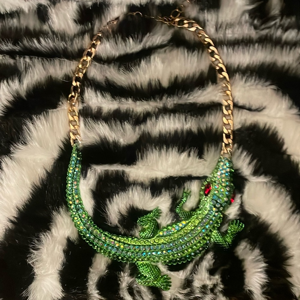 Big and bold green alligator rhinestone & gold chain statement necklace